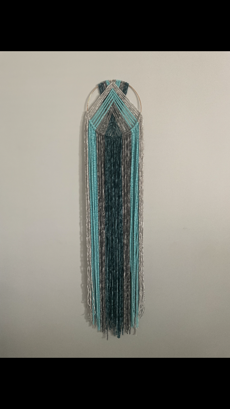 Macrame wall hanging: Iris