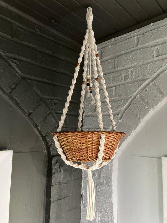 Macrame basket: Tatianna