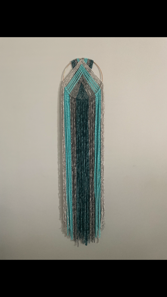 Macrame wall hanging: Iris