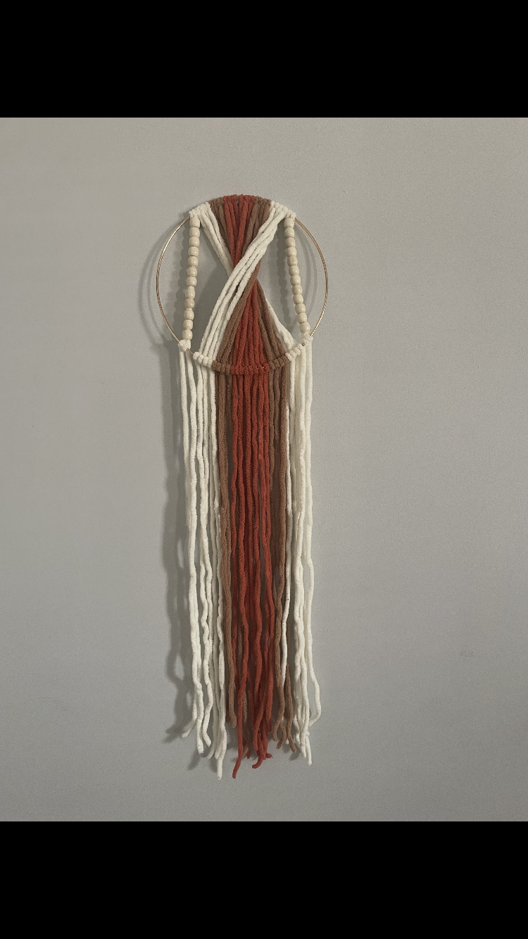 Macrame wall hanging: Lupita